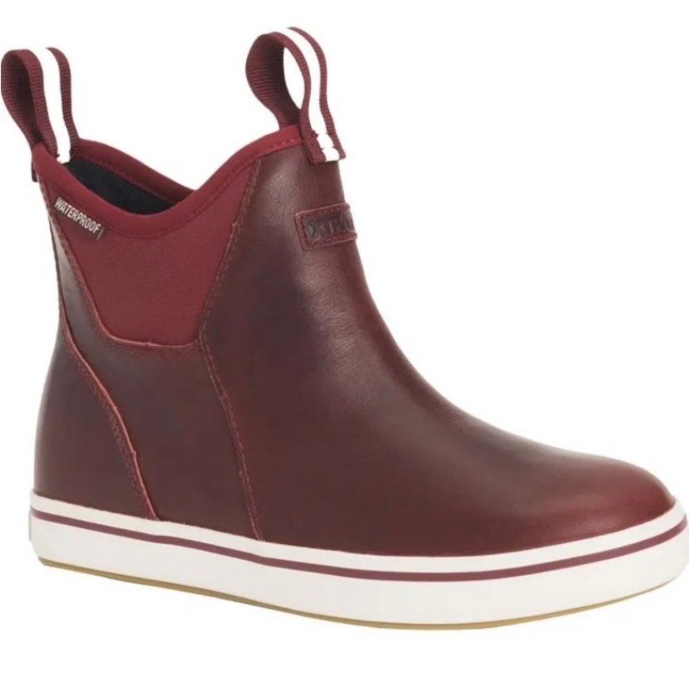 Xtratuf Women's 6 inch Leather Ankle Deck Boot Cabernet 8 new